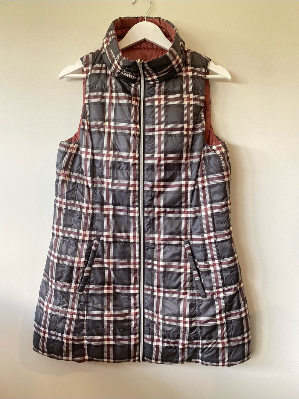ANORAK Quilted Plaid Sleeveless Reversible Puffer Vest in Black & Burgundy Trim